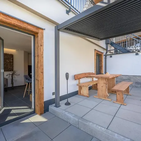 Holzlodge Naehe Obertauern * ラートシュタット