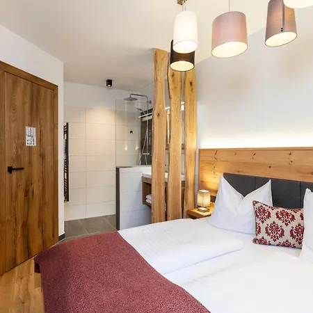 Holzlodge Naehe Obertauern ラートシュタット