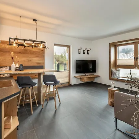 Holzlodge Deluxe - Alpine - Bergblick Apartment