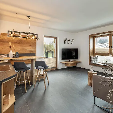 Holzlodge Deluxe - Alpine - Bergblick